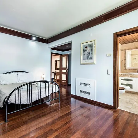 Large Private Pool Viilla, Close To Amenites, Free Air Conditioning And Wifi * Quarteira