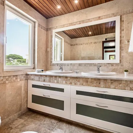 Large Private Pool Viilla, Close To Amenites, Free Air Conditioning And Wifi Villa *