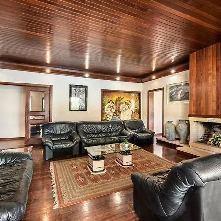 Large Private Pool Viilla, Close To Amenites, Free Air Conditioning And Wifi *