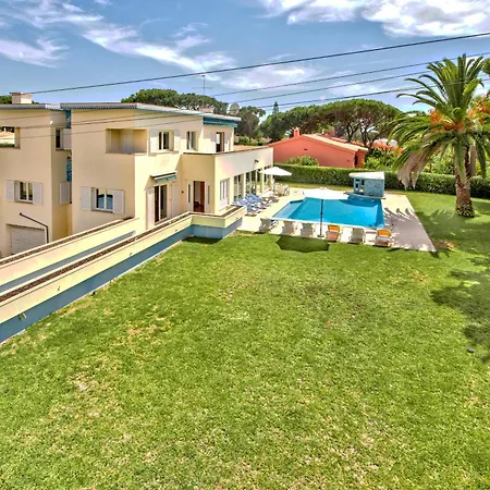 Large Private Pool Viilla, Close To Amenites, Free Air Conditioning And Wifi * Quarteira