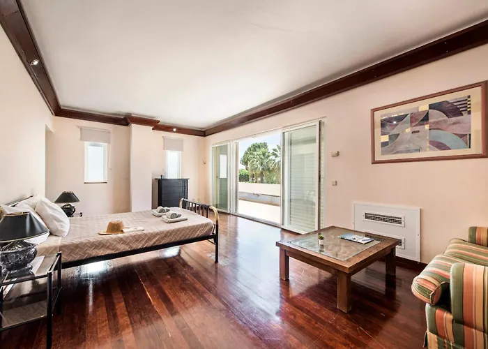 Large Private Pool Viilla, Close To Amenites, Free Air Conditioning And Wifi * クアルテイラ