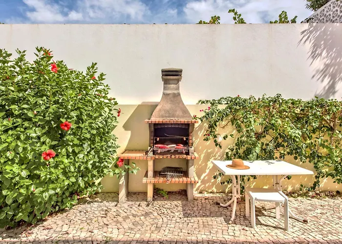 Large Private Pool Viilla, Close To Amenites, Free Air Conditioning And Wifi ヴィラ