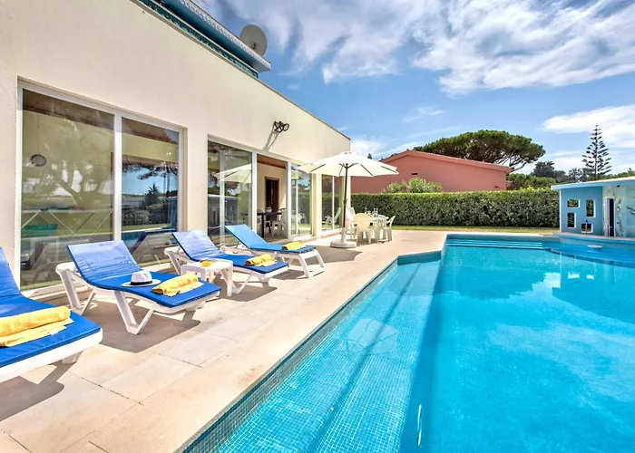 Large Private Pool Viilla, Close To Amenites, Free Air Conditioning And Wifi ヴィラ クアルテイラ