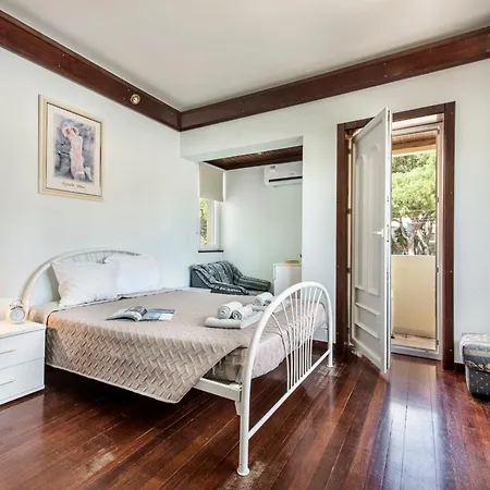 A Charming, Cosy Atmosphere Greets At Impressive Villa, Located In... Villa