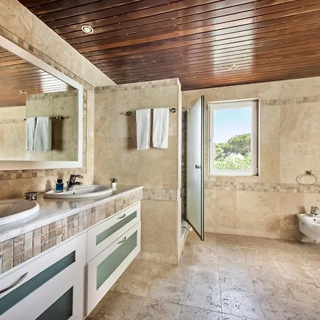 Villa Large Private Pool Viilla, Close To Amenites, Free Air Conditioning And Wifi *
