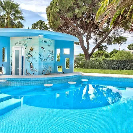 Large Private Pool Viilla, Close To Amenites, Free Air Conditioning And Wifi ヴィラ