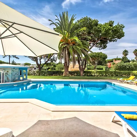 Large Private Pool Viilla, Close To Amenites, Free Air Conditioning And Wifi Quarteira