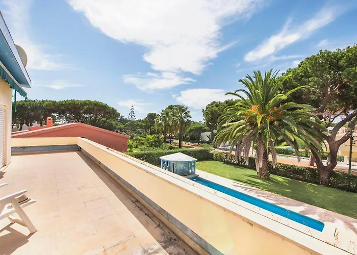 Large Private Pool Viilla, Close To Amenites, Free Air Conditioning And Wifi Villa