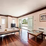 Large Private Pool Viilla, Close To Amenites, Free Air Conditioning And Wifi * Quarteira