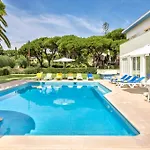 Large Private Pool Viilla, Close To Amenites, Free Air Conditioning And Wifi Villa *